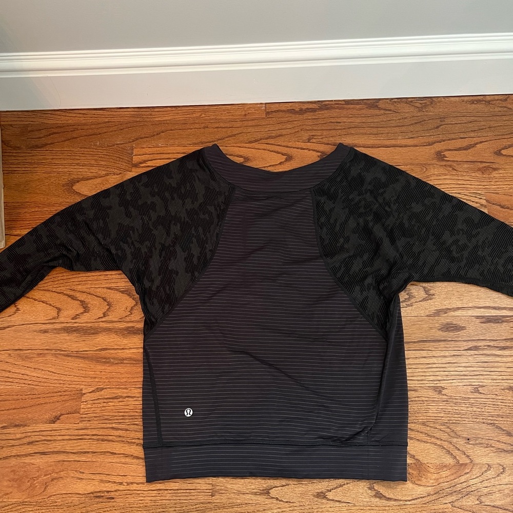 Lulu lemon black long sleeve shirt size 2